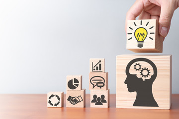 幼儿园小班教案《认识水果》