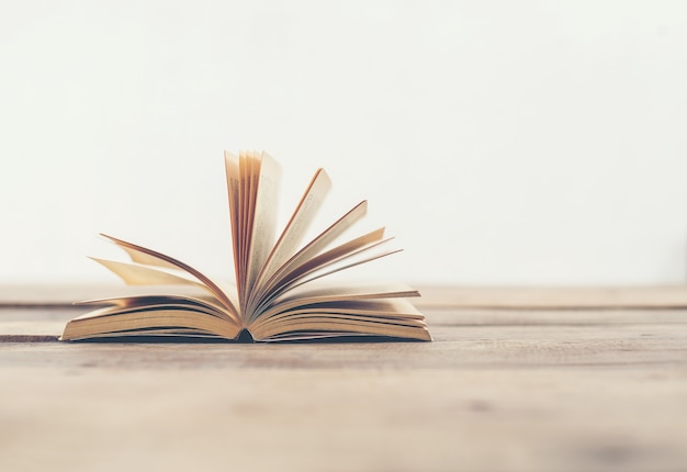 幼儿园小班教案《认识水果》